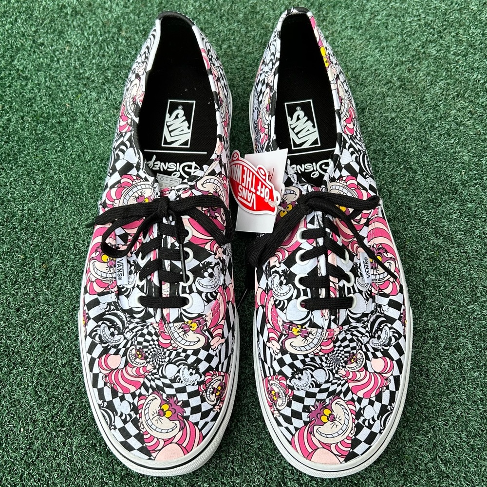 NWT Vans Disney Alice in Wonderland Cheshire Cat Sneaker Black 12